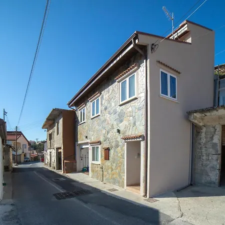 Archontiko Adamou Kiperunta