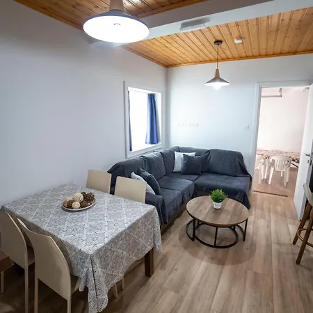 Dom wakacyjny Archontiko Adamou Kiperunta