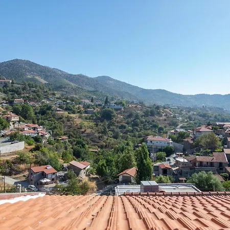 Case de vacanță Archontiko Adamou *