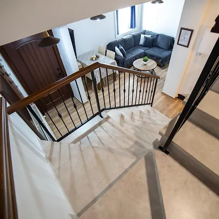 Case de vacanță Archontiko Adamou *