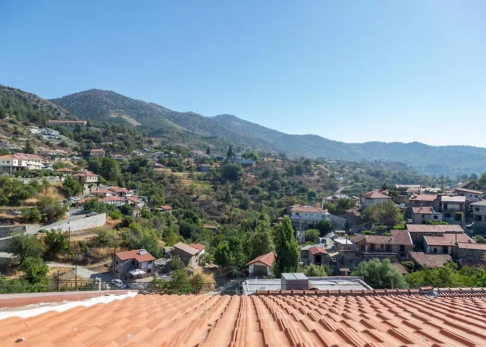 בית נופש Archontiko Adamou *